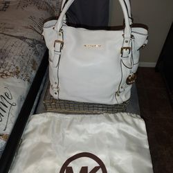 Michael Kors Light Grey Leather Purse