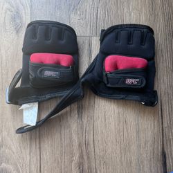 UFC Fighting Weight Gloves For Men. L/XL Pick Up Only In Torrance 