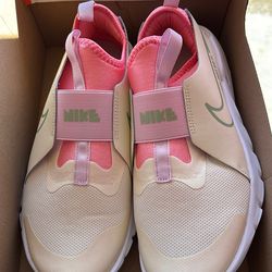 Nike Women’s Size 5.5