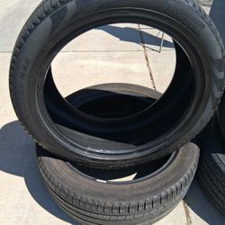 285/45R22