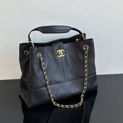 CHANEL 25A Tote hobo bags