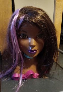 STYLING DOLL HEAD