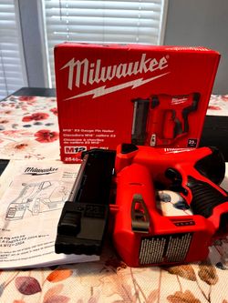 Milwaukee M12 12 V 23 Gauge Lithium -ion Cordless Pin Nailer TOOL ONLY