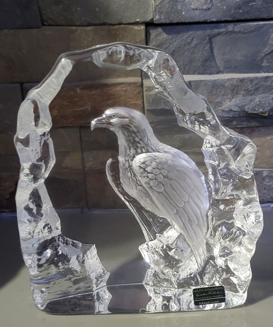 Mats Jonasson Eagle Paperweight Sculpture Signed-SwedenFullLead Crystal6.75"X5.7