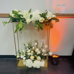 Gold Stand