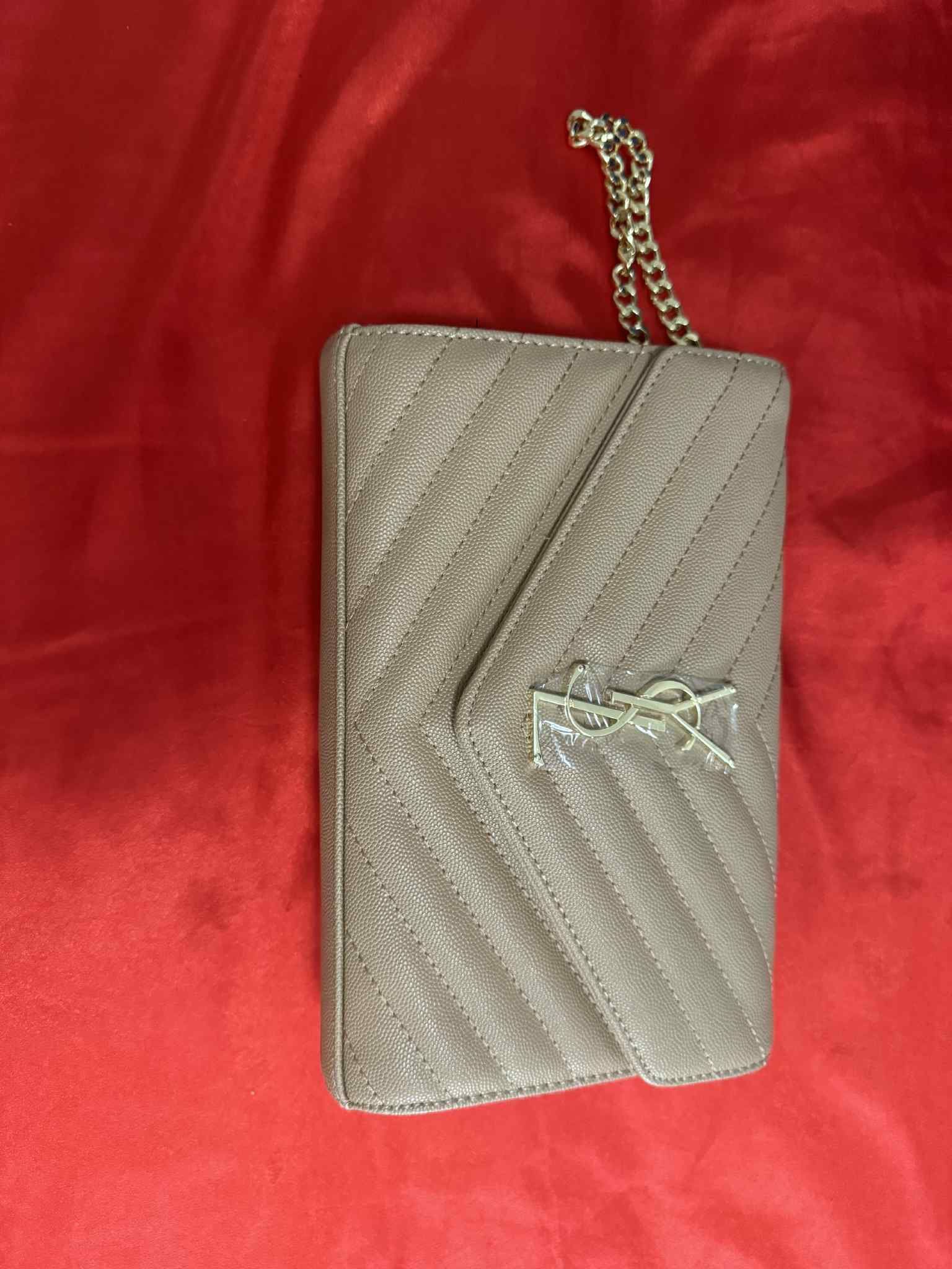 BRAND NEW PRETTY PURSES