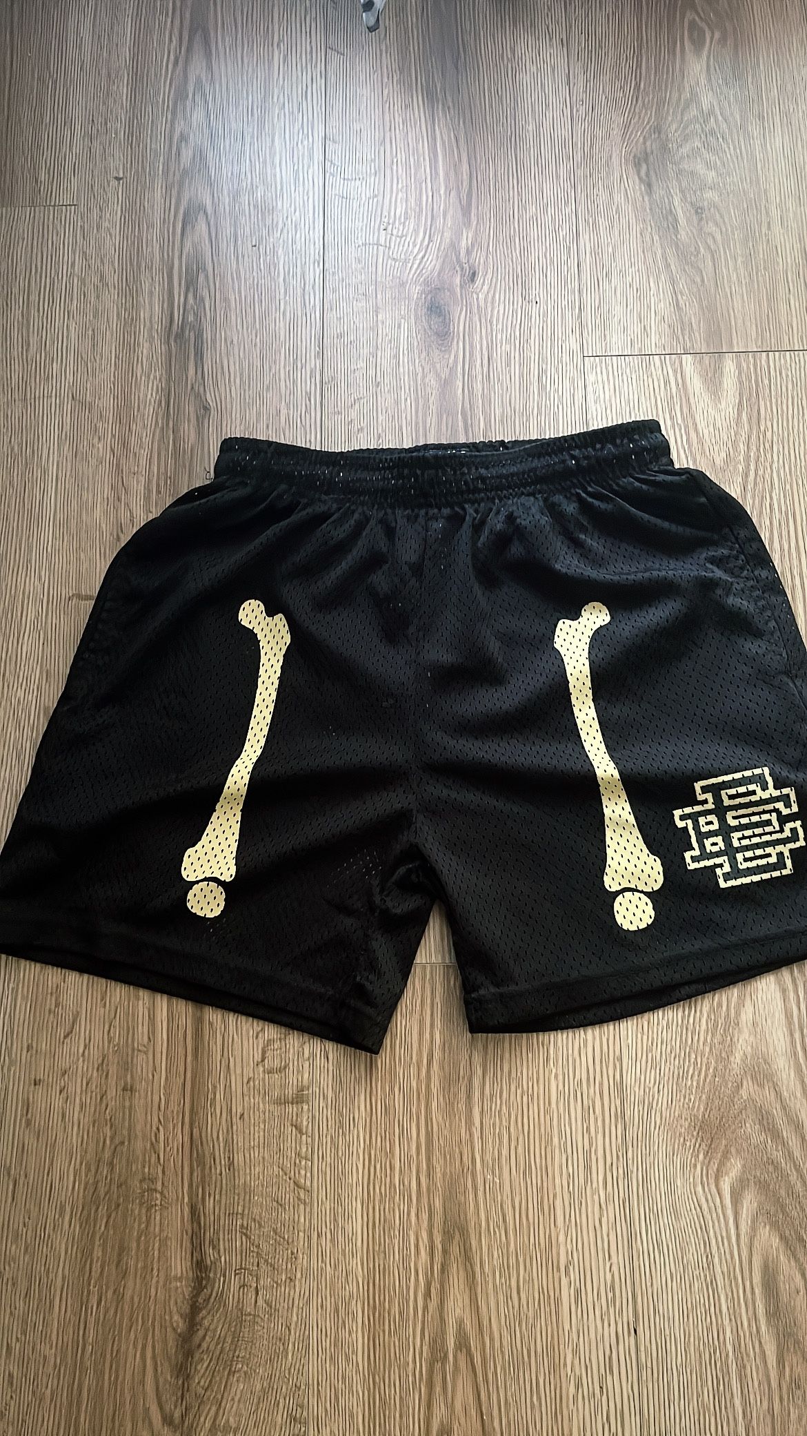 EE Shorts