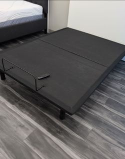 Queen Adjustable Bed Base with Remote