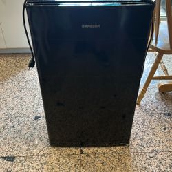 Bangson Mini Fridge 