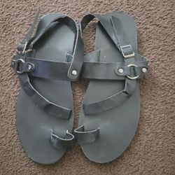 Strappy Sandals (Black)