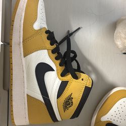 Nike 1s YELLOW BLCK & white