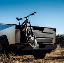 Tesla Cybertruck Tailgate Cover