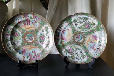 Lot of Two Antique Chinese Plates Decorated with People and Flowers
