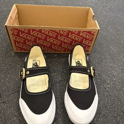 VANS Mary Jane Black/Tuna White Kids Size 2 New In Box