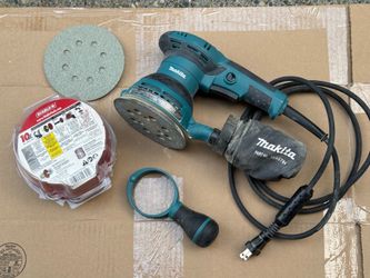 Makita 5" Random Orbit Sander BO5041 - Great Condition with Extras