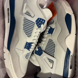 New Jordan 4 Military Blue Size 12M