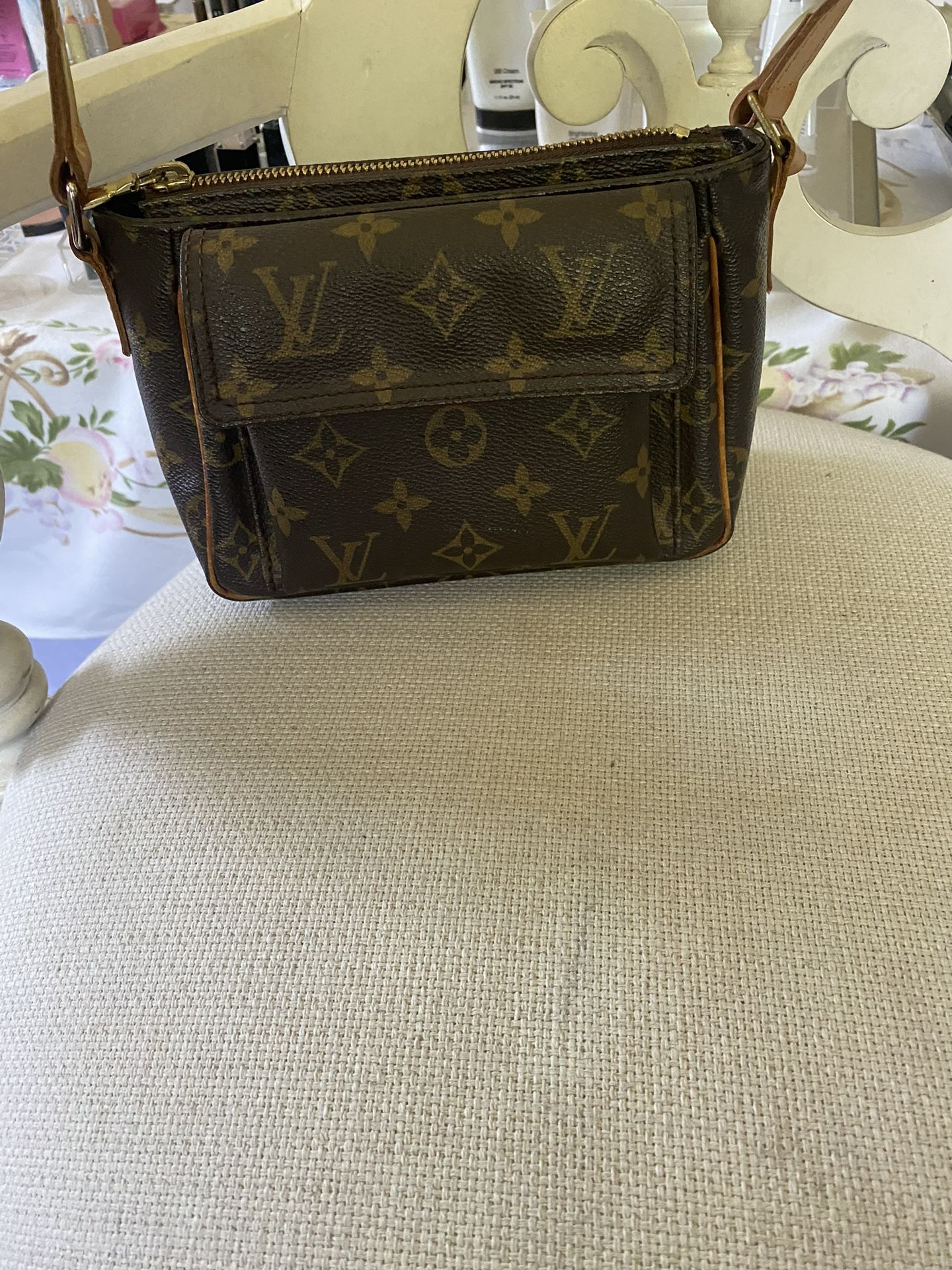 Louis Vuitton - Authenticated Purse - Leather Red for Women, Good Condition