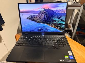 Lenovo Legion 5060 with gaming mouse