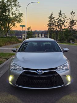 2016 Toyota Camry Hybrid