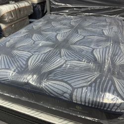 QUEEN SIZE SERTA PERFECT SLEEPER (PLUSH) MATTRESS & BOX SPRING BED SET