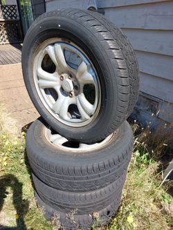 215/60R16 Subaru Forester rims tires