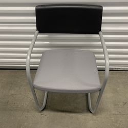 Knoll®️ Conference/guest/ Side Chair