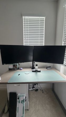 27in Monitors includes Monitor Arms and Docking Station