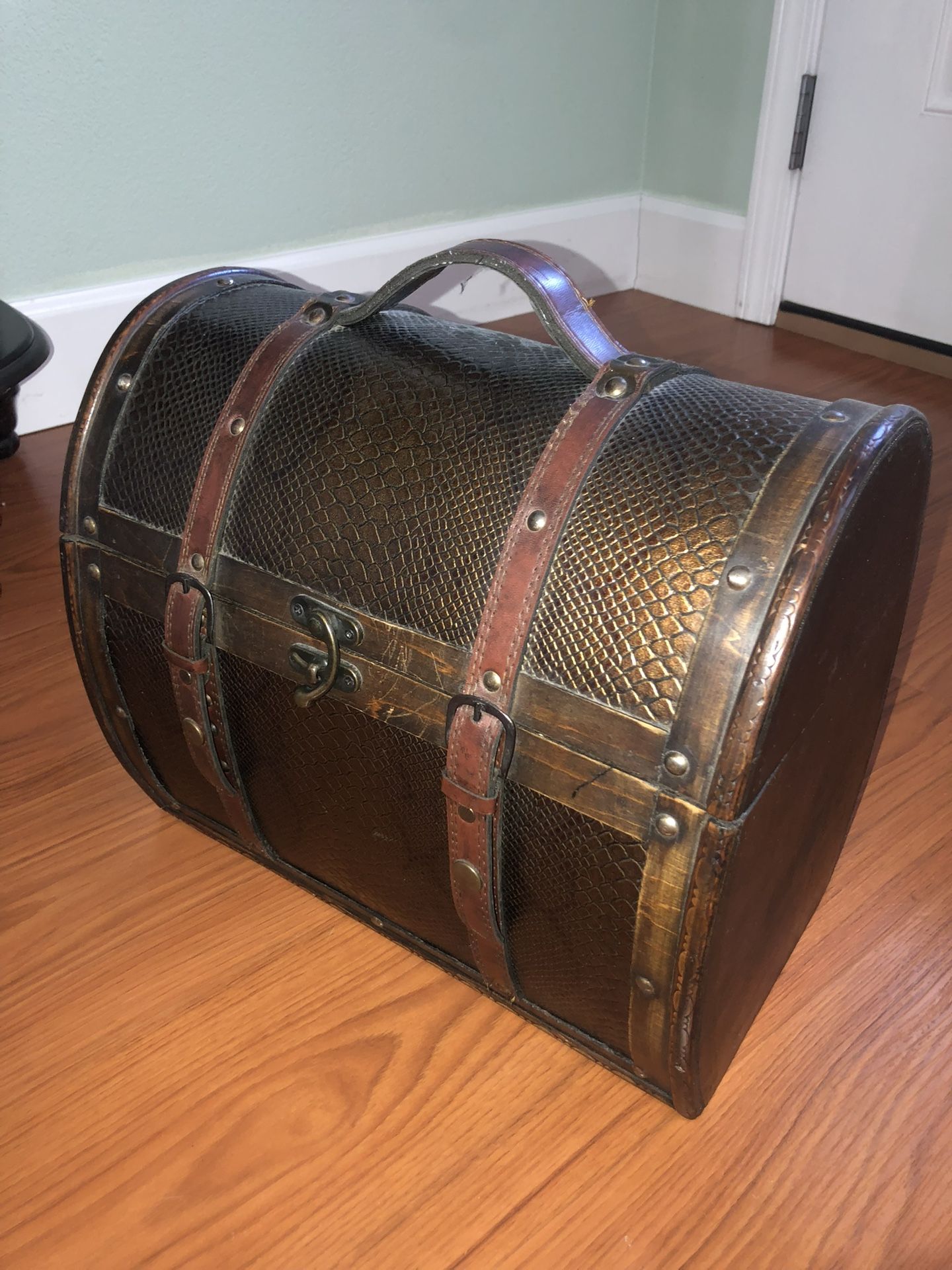 old suitcase ( SËPTIMA edition )