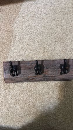 Keys or coat hanger