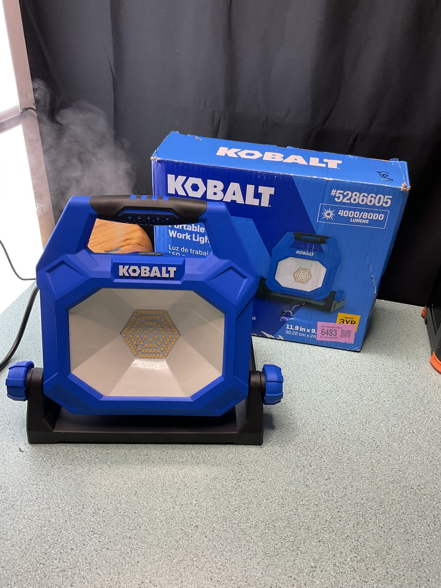 KOBALT PORTABLE LED WORK LIGHT, 4~8 LUMENS