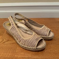 Women’s Vidorreta Espadrilles Wedge Sandals Size 39 EU (8.5 US) Gold / Beige NEW