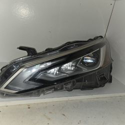 NISSAN ALTIMA OEM LEFT SIDE HEADLIGHT 