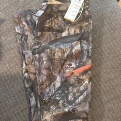 Women’s Under Armour Mossy Oak  Pants *new with tags*