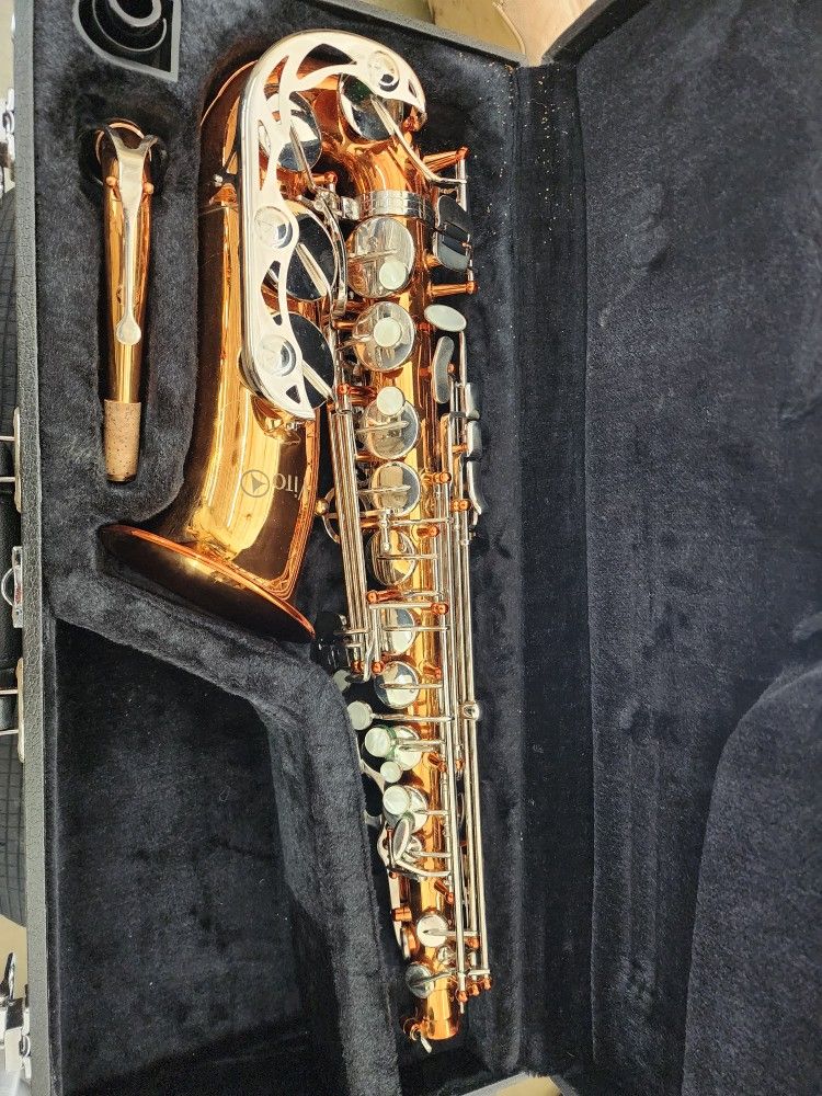 Vito Alto Saxophone 
