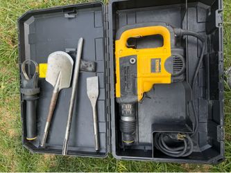 Dewalt rotary hammer drill with 3 spades