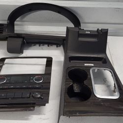 🔥🔥2008-2009 Mercury Sable Center Console Trim + Cluster Bazel+ Radio Climate Control Bazel.