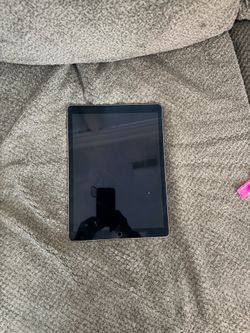 Apple iPad Pro 2nd Gen 64 GB, Wi-Fi + Cellular 12.9in Silver Tablet Good Shape