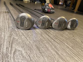 Golf Clubs (free Balls) 