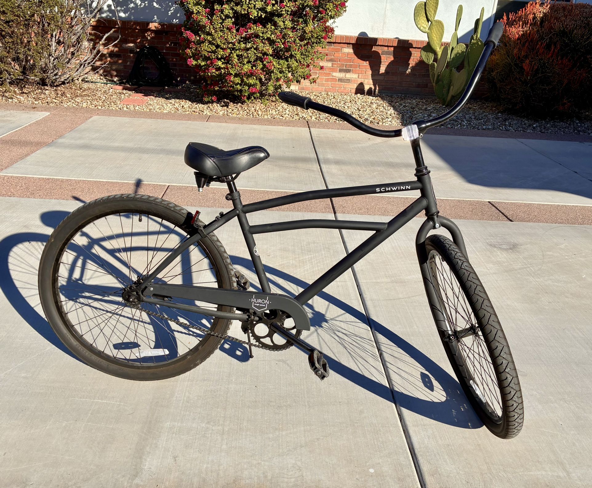 SCHWINN HURON CRUISER BIKE