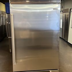 SUB ZERO 36”WIDE BUILT IN BOTTOM FREEZER REFRIGERATOR 