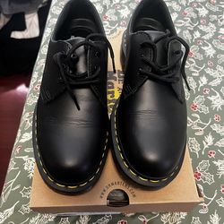 Men’s size 10 doc martens