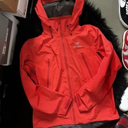 Arcteryx - Beta Jacket - Women’s XL