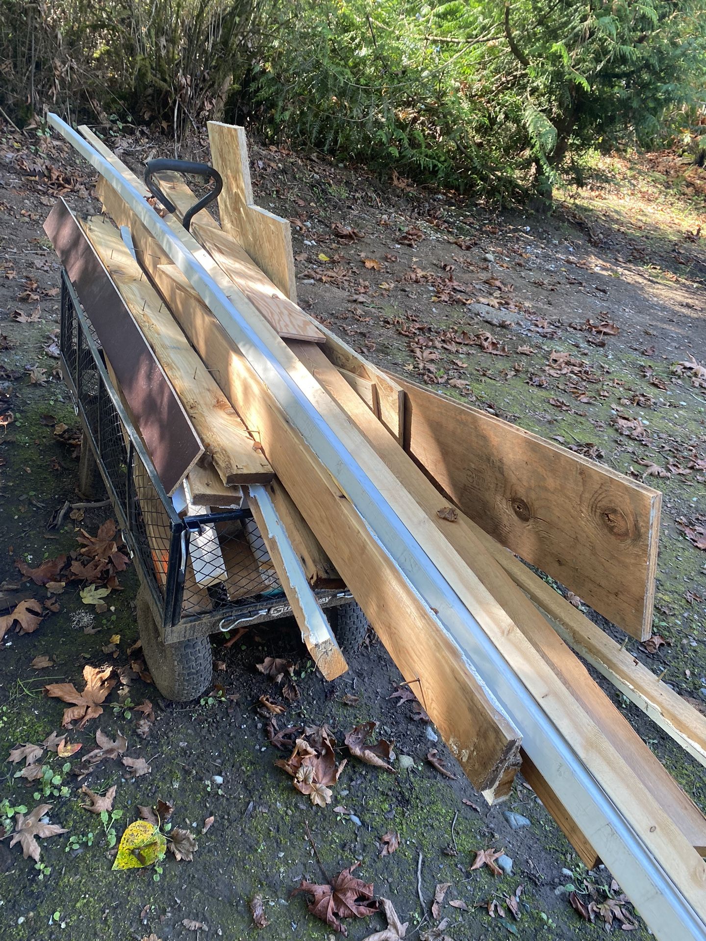 Free Miscellaneous Trim, Plywood, Lumber for Sale in Auburn, WA OfferUp