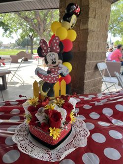 (8) Minnie Mouse Centerpieces