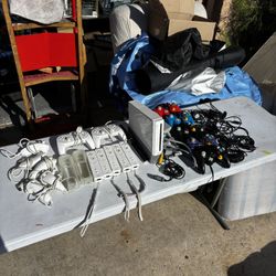 Wii Nintendo With Controllers Bundle 