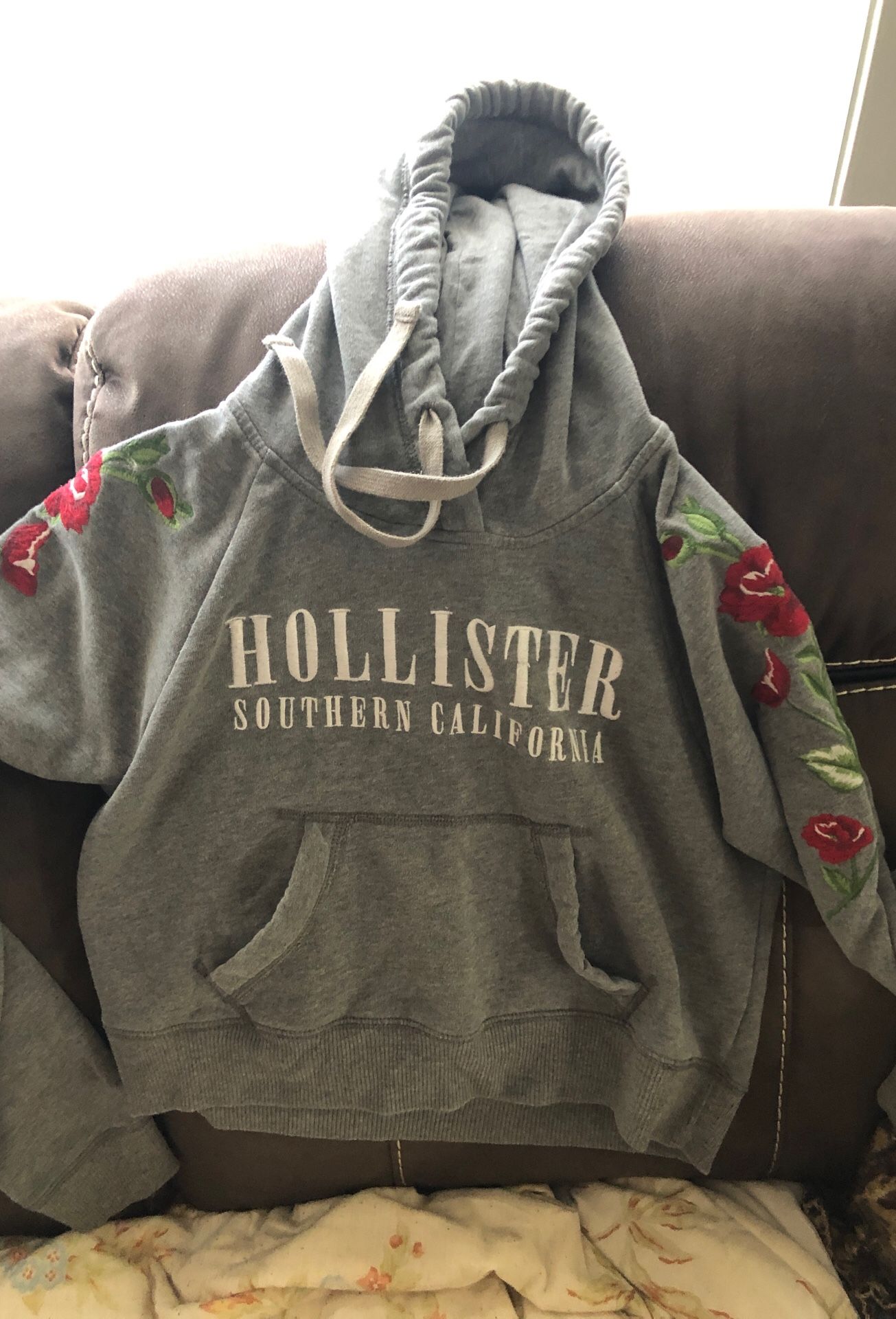 Hollister hoodie size XS crop