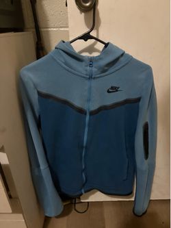 blue nike tech