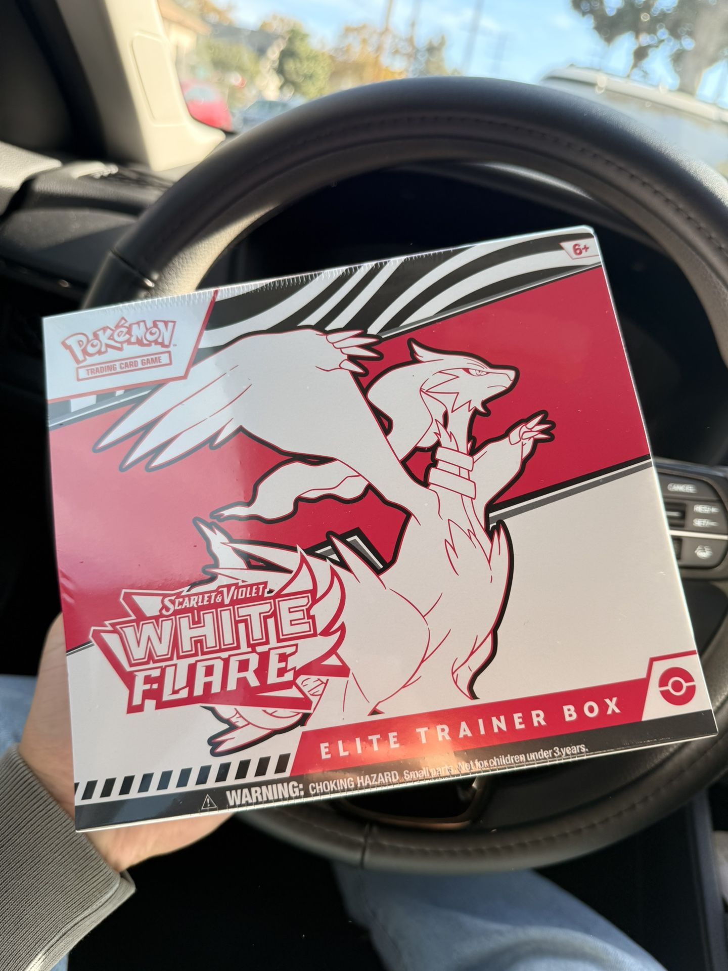 Pokemon White Flare ETB