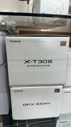 FUJIFILM X-T30 III Mirrorless Camera with 13-33mm f/3.5-6.3 Lens (Silver)