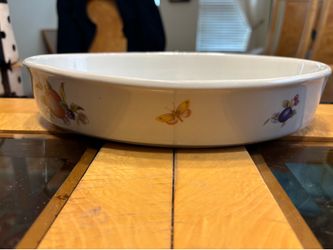 BIA Cordon Bleu International 11” Round Baking Dish – Hand Decorated